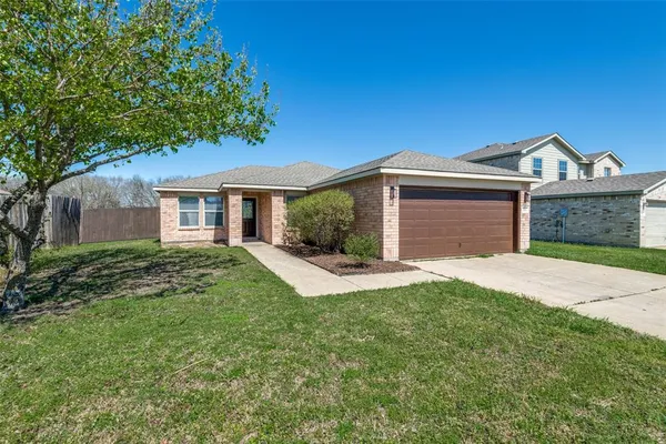 $1,950 | 312 Stanford Street, Forney, TX 75126