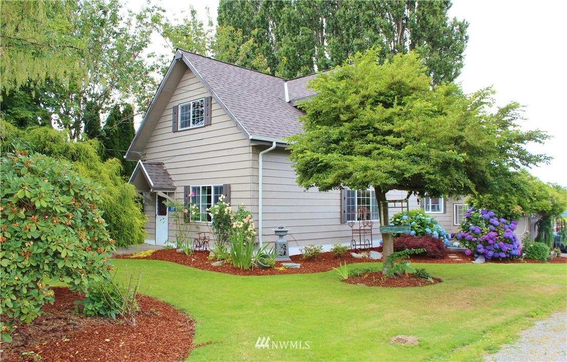 302 South Gardner Road Burlington, WA 98233 - Photo 1 of 23 Gallery Image 1