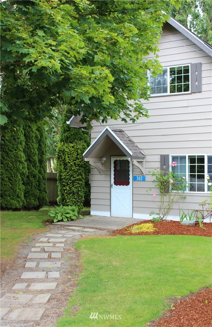 302 South Gardner Road Burlington, WA 98233 - Photo 2 of 23 Gallery Image 2