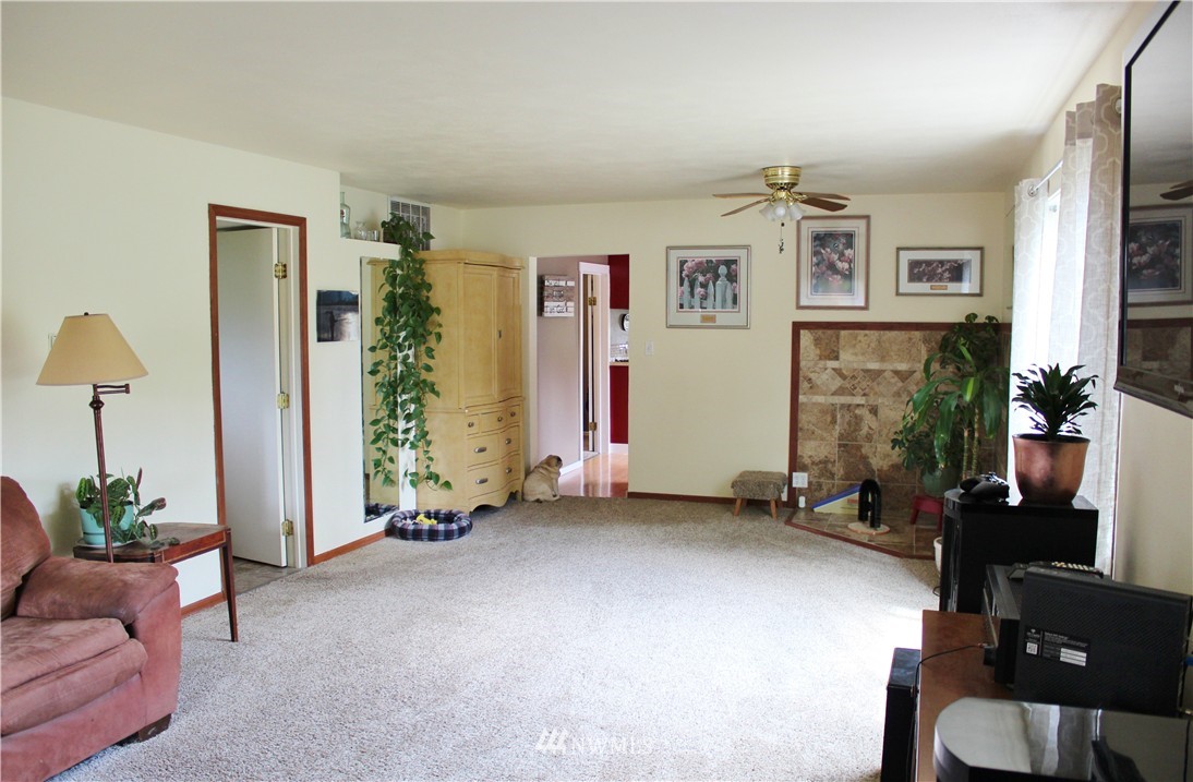 302 South Gardner Road Burlington, WA 98233 - Photo 11 of 23 Gallery Image 11