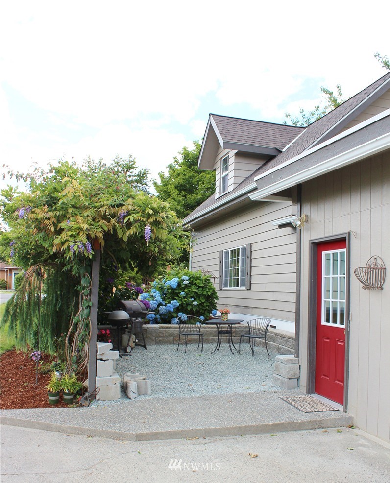 302 South Gardner Road Burlington, WA 98233 - Photo 5 of 23 Gallery Image 5