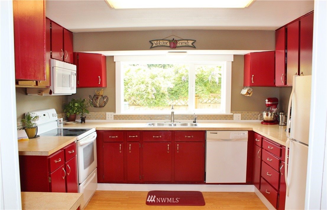 302 South Gardner Road Burlington, WA 98233 - Photo 8 of 23 Gallery Image 8
