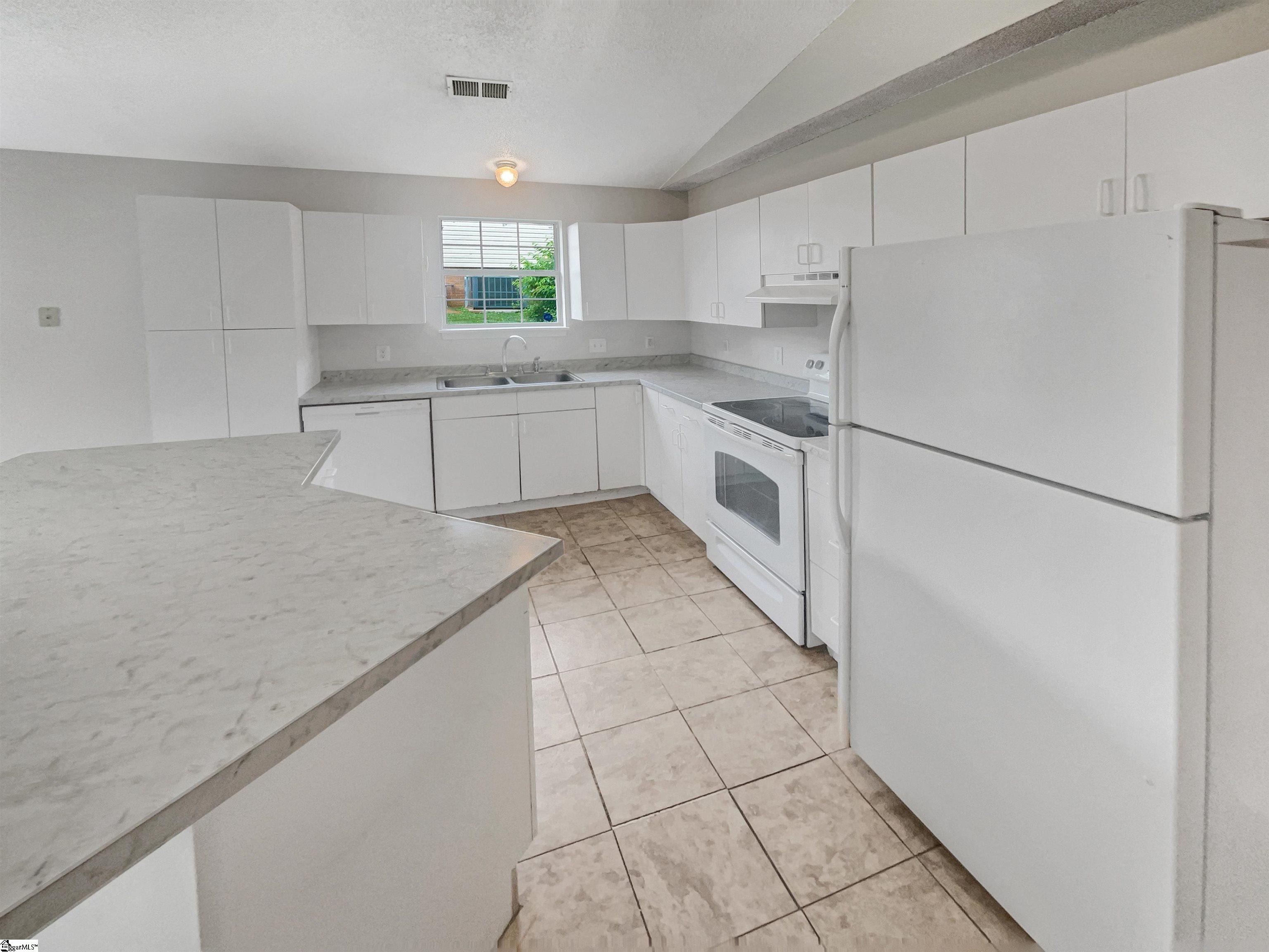 106 Spruce Avenue Greer, SC 29651 - Photo 2 of 15