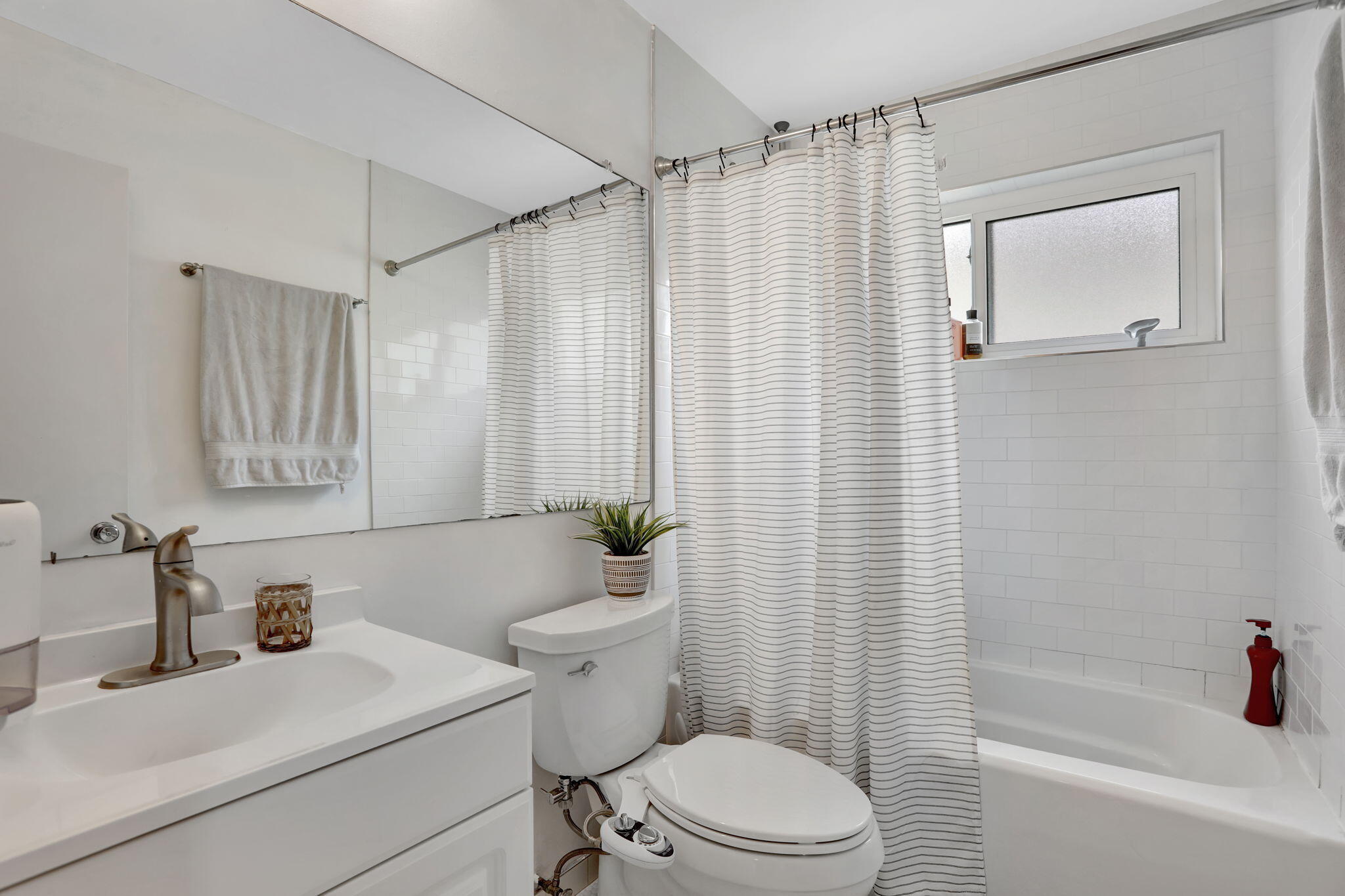 4902 Northwest 27th Way Tamarac, FL 33309 - Photo 21 of 41 21-web-or-mls-001L6881