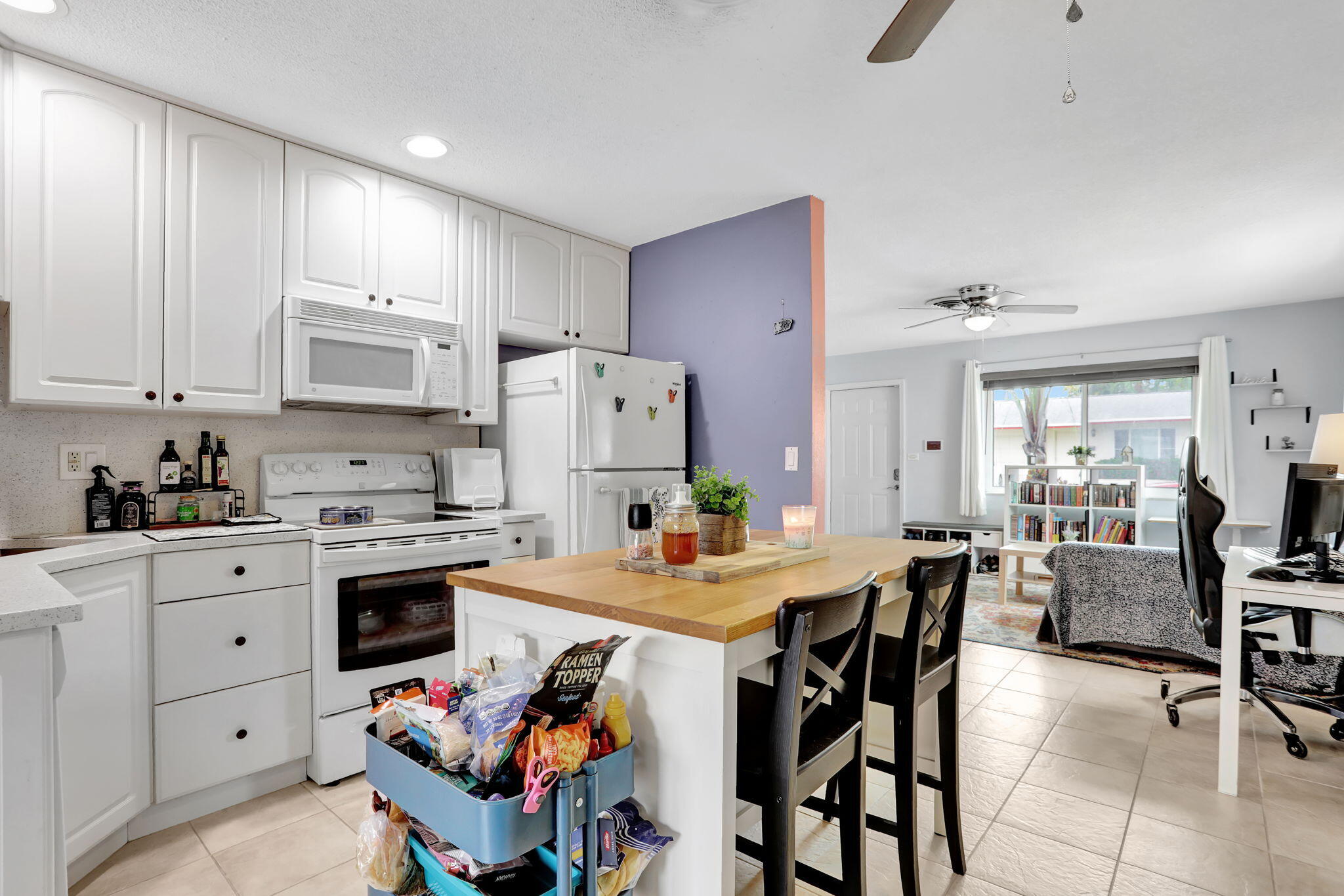 4902 Northwest 27th Way Tamarac, FL 33309 - Photo 10 of 41 10-web-or-mls-001L6821