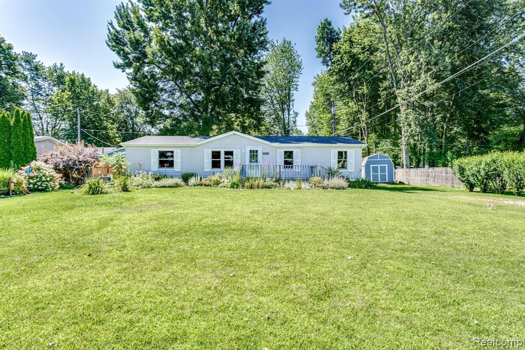 3813 Pine Road Fort Gratiot, MI 48059 - Photo 1 of 25
