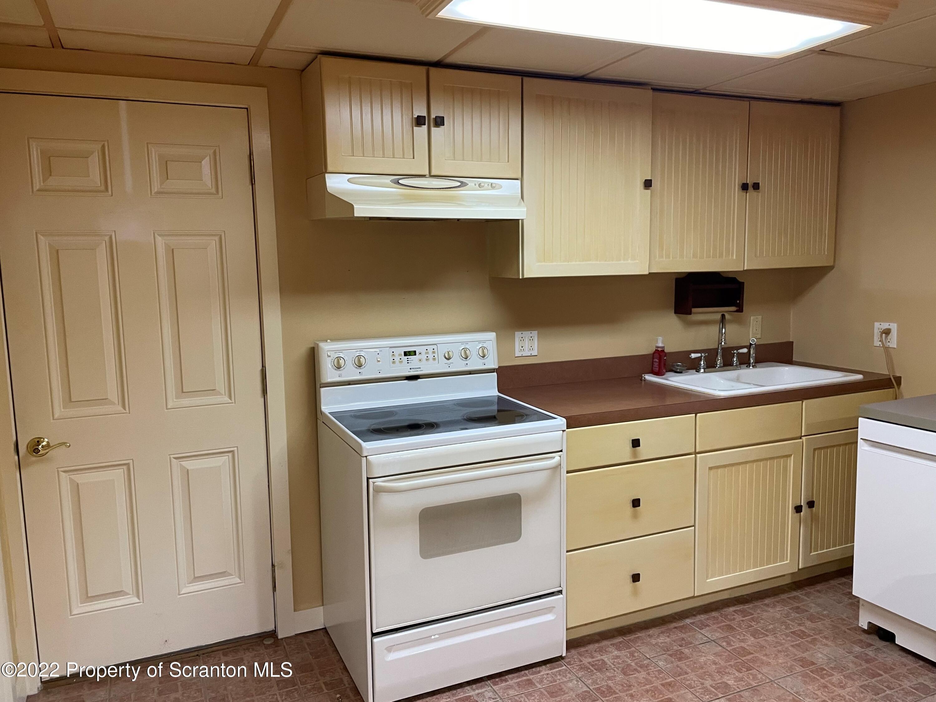 469 Laurel Road Moscow, PA 18444 - Photo 17 of 23 Gallery Image 17