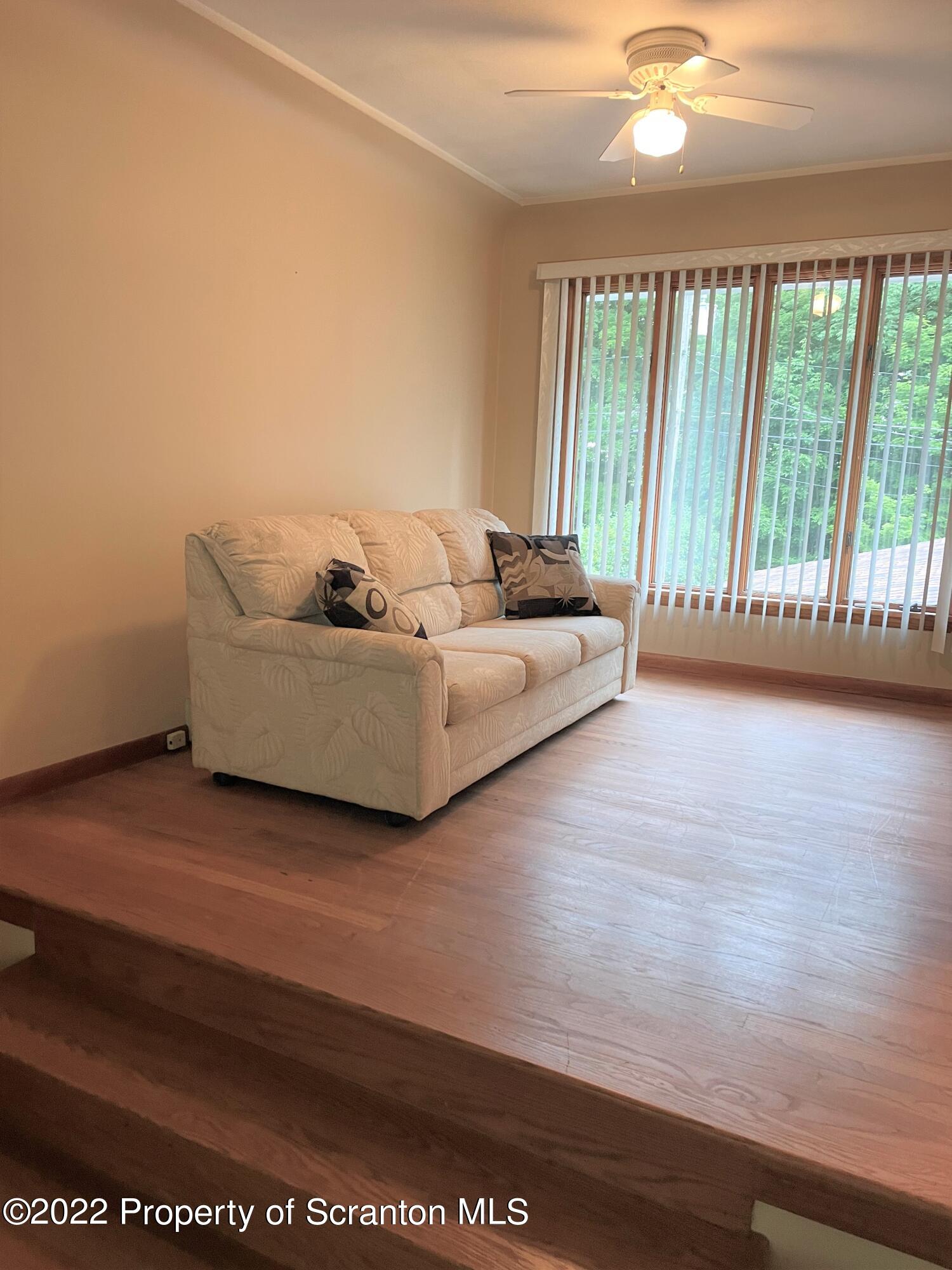 469 Laurel Road Moscow, PA 18444 - Photo 4 of 23 Gallery Image 4