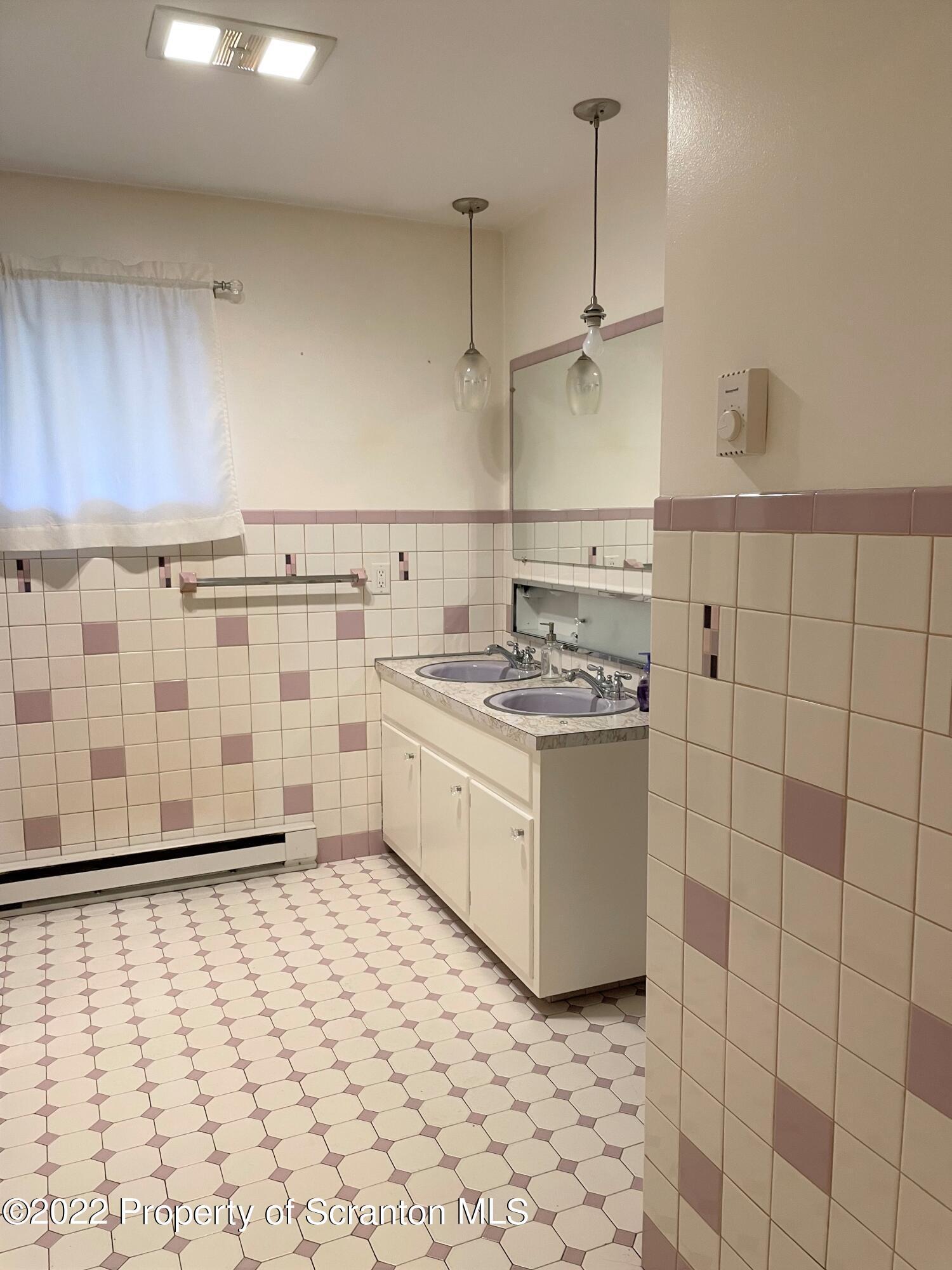 469 Laurel Road Moscow, PA 18444 - Photo 8 of 23 Gallery Image 8