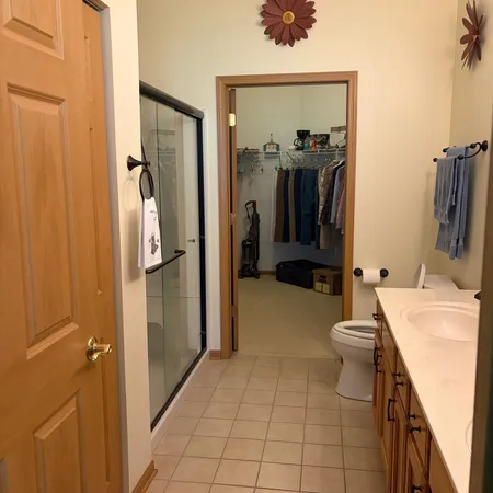 $400,000 | 362 Woodhill Drive, Carol Stream, IL 60188