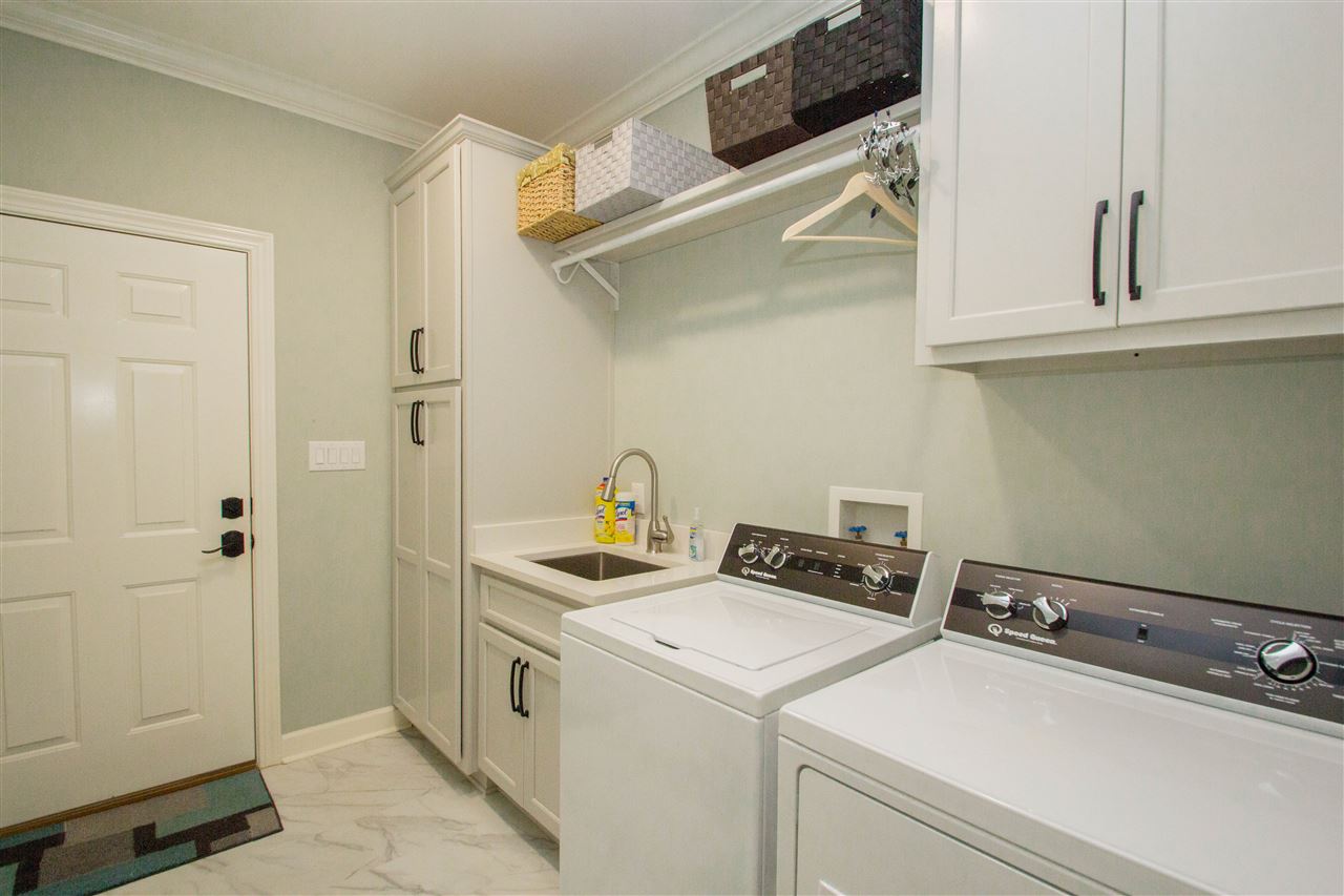 9625 Fairway Drive Foley, AL 36535 - Photo 18 of 22 Laundry Room