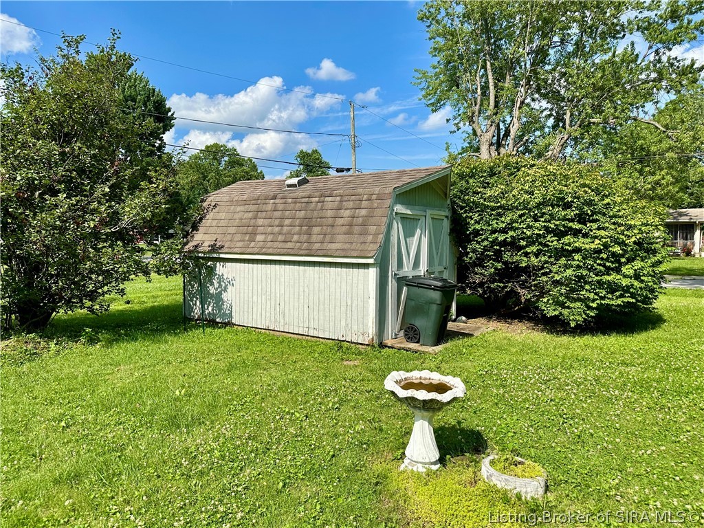 230 Hendricks Street Madison, IN 47250 - Photo 17 of 17 Shed