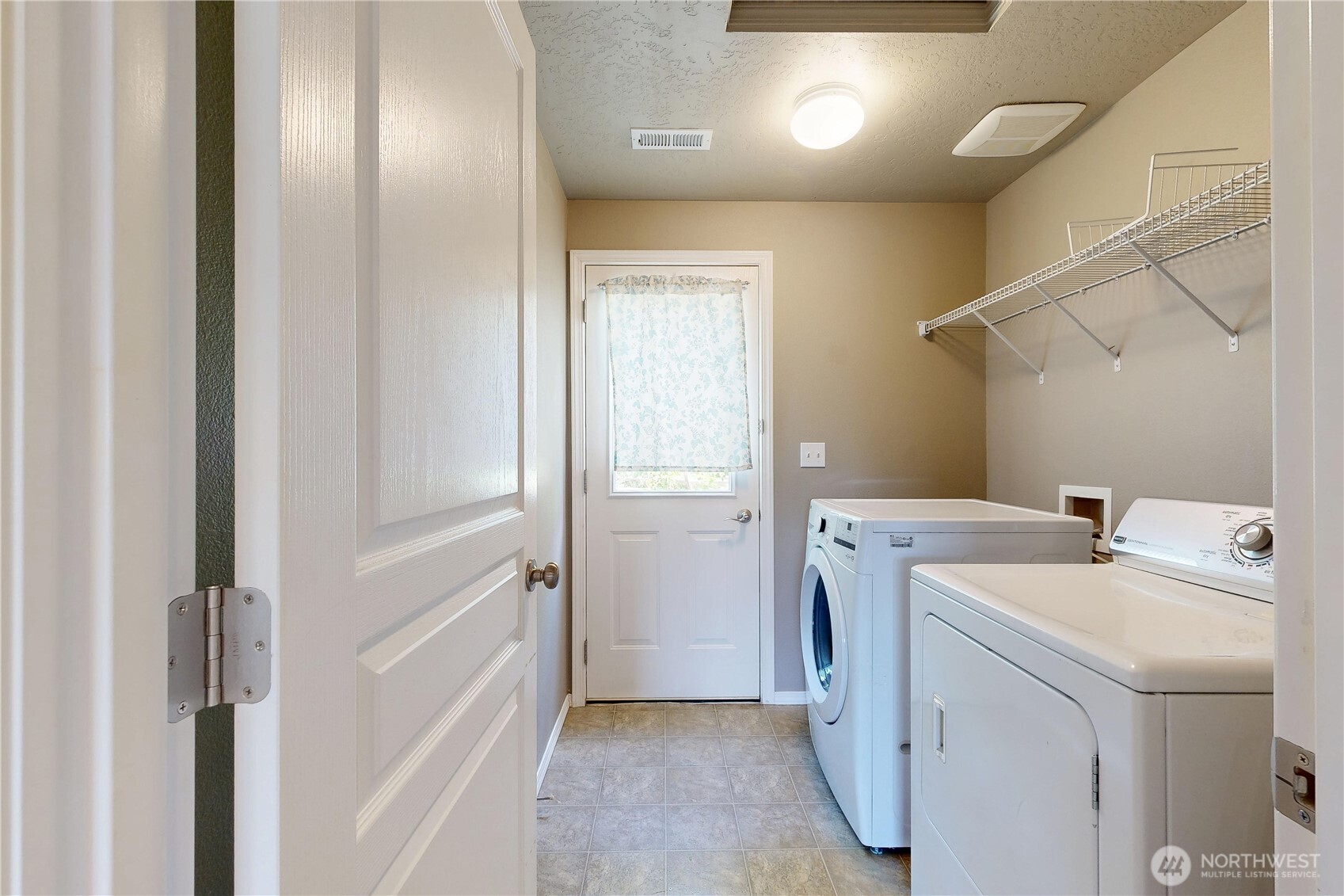 1310 Southwest Riparian Court College Place, WA 99324 - Photo 11 of 33 Gallery Image 11