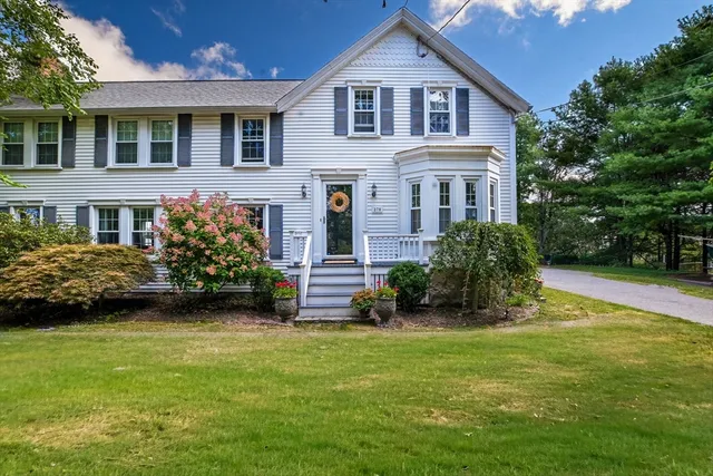 $814,900 | 278 Slocum Road, Dartmouth, MA 02747