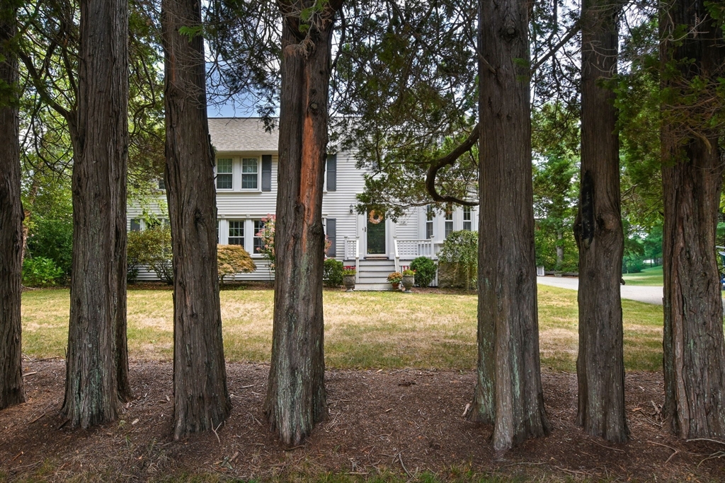 278 Slocum Road Dartmouth, MA 02747 - Photo 2 of 37