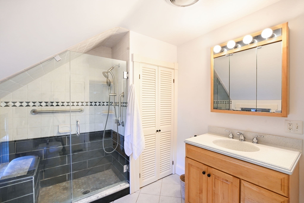 278 Slocum Road Dartmouth, MA 02747 - Photo 21 of 37