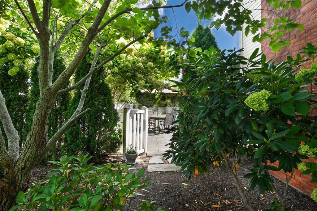 278 Slocum Road Dartmouth, MA 02747 - Photo 23 of 37