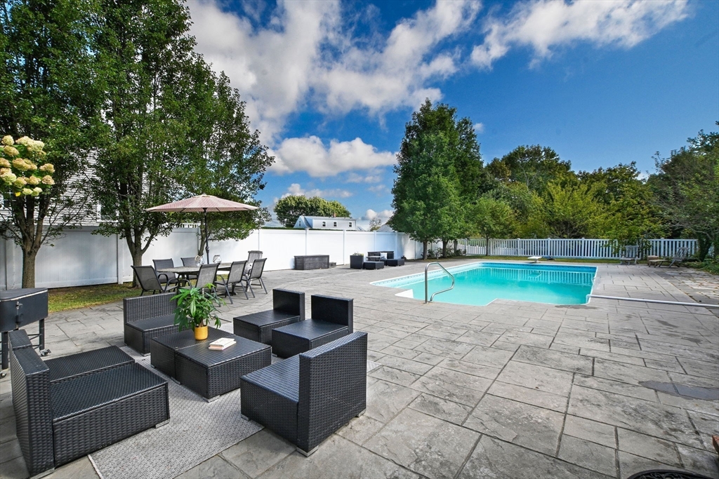 278 Slocum Road Dartmouth, MA 02747 - Photo 25 of 37