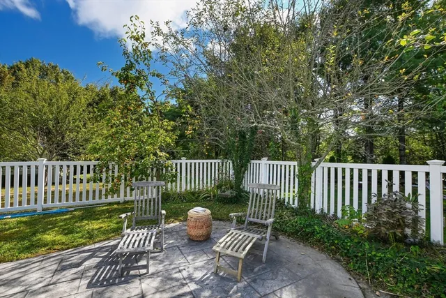 $814,900 | 278 Slocum Road, Dartmouth, MA 02747