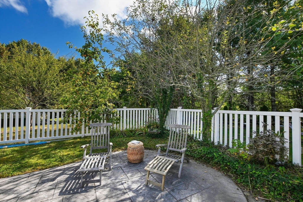 278 Slocum Road Dartmouth, MA 02747 - Photo 29 of 37