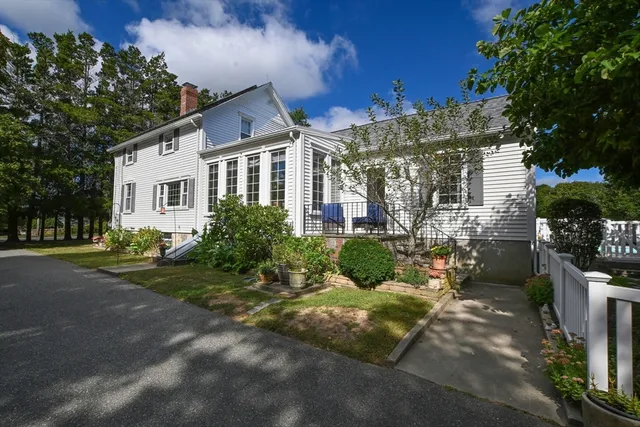 $814,900 | 278 Slocum Road, Dartmouth, MA 02747