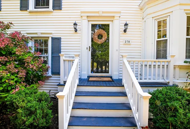 $814,900 | 278 Slocum Road, Dartmouth, MA 02747