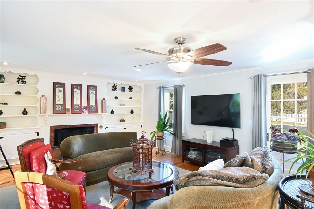 278 Slocum Road Dartmouth, MA 02747 - Photo 7 of 37