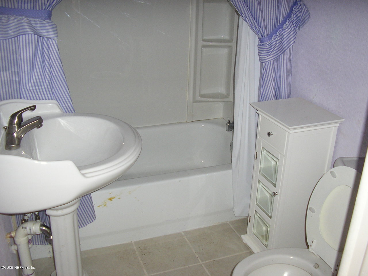 110 Browns Road San Mateo, FL 32187 - Photo 5 of 8 BATHROOM