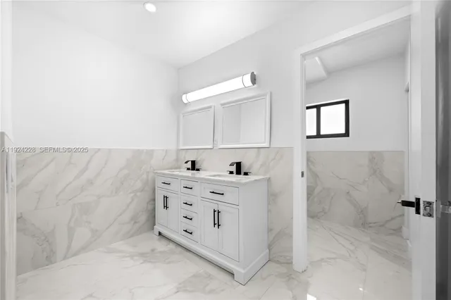 walk in closet with window