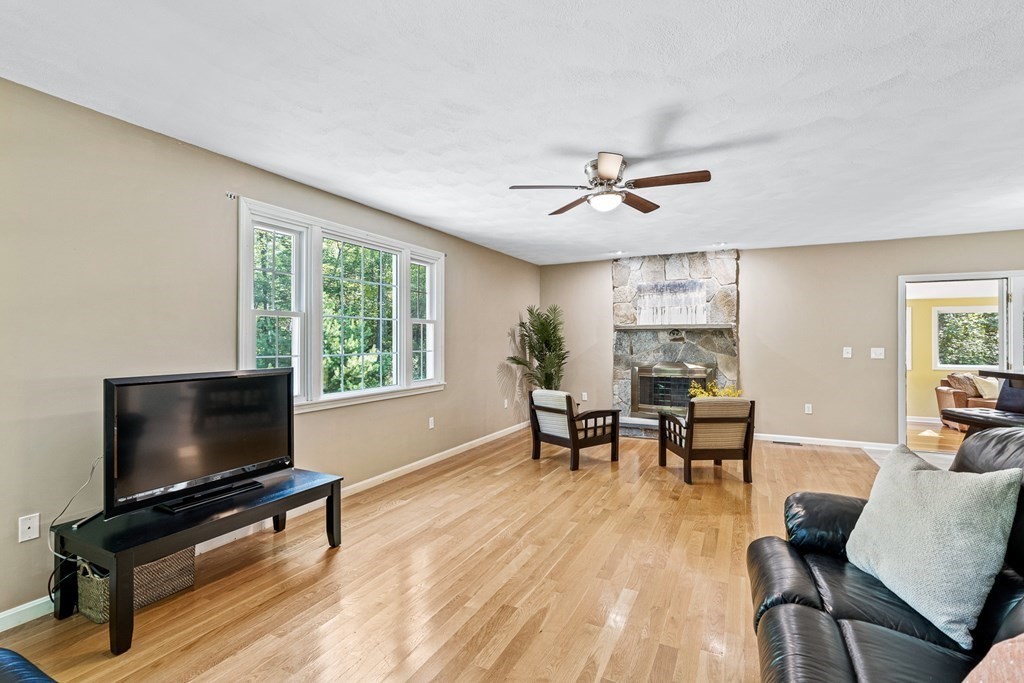 78 Rattlesnake Hill Road Andover, MA 01810 - Photo 4 of 41