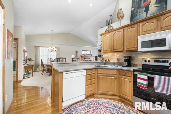 5407 Red Fox Road Bettendorf, IA 52722 - Photo 9 of 32 Gallery Image 9