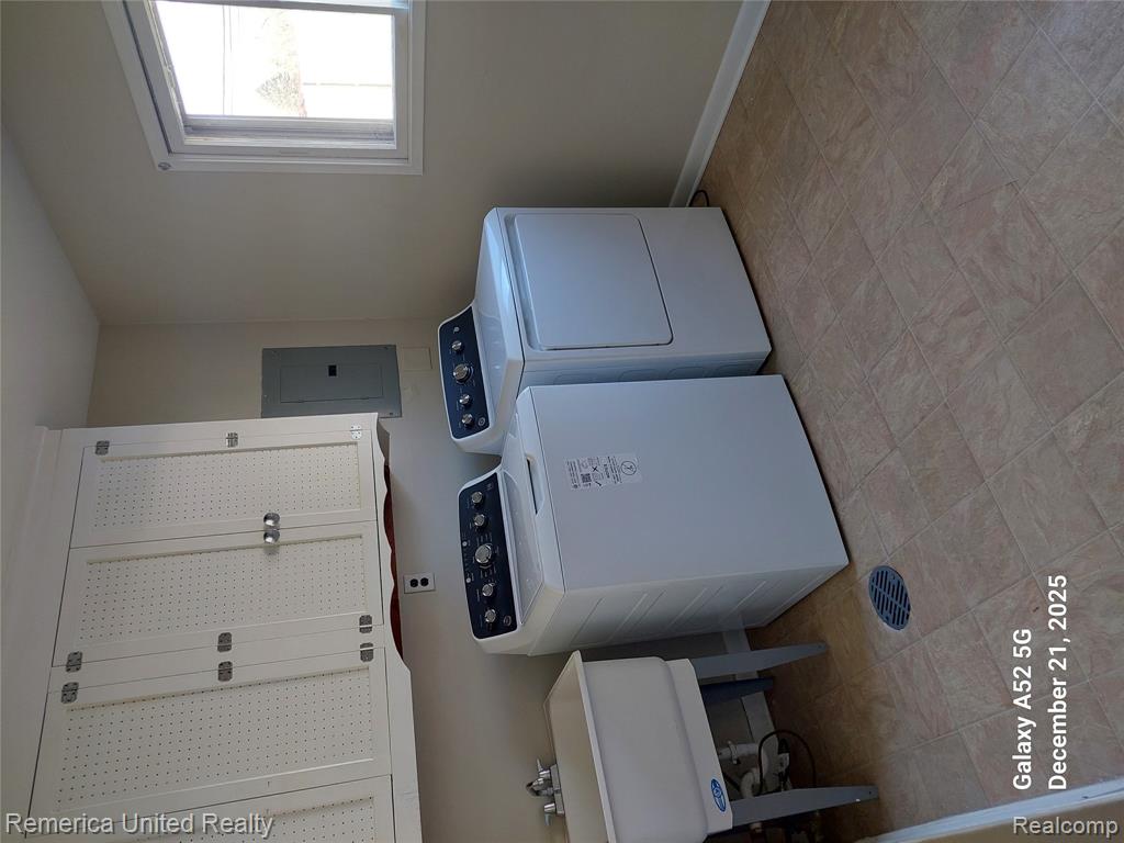 945 North Commerce Road Commerce Township, MI 48382 - Photo 33 of 59