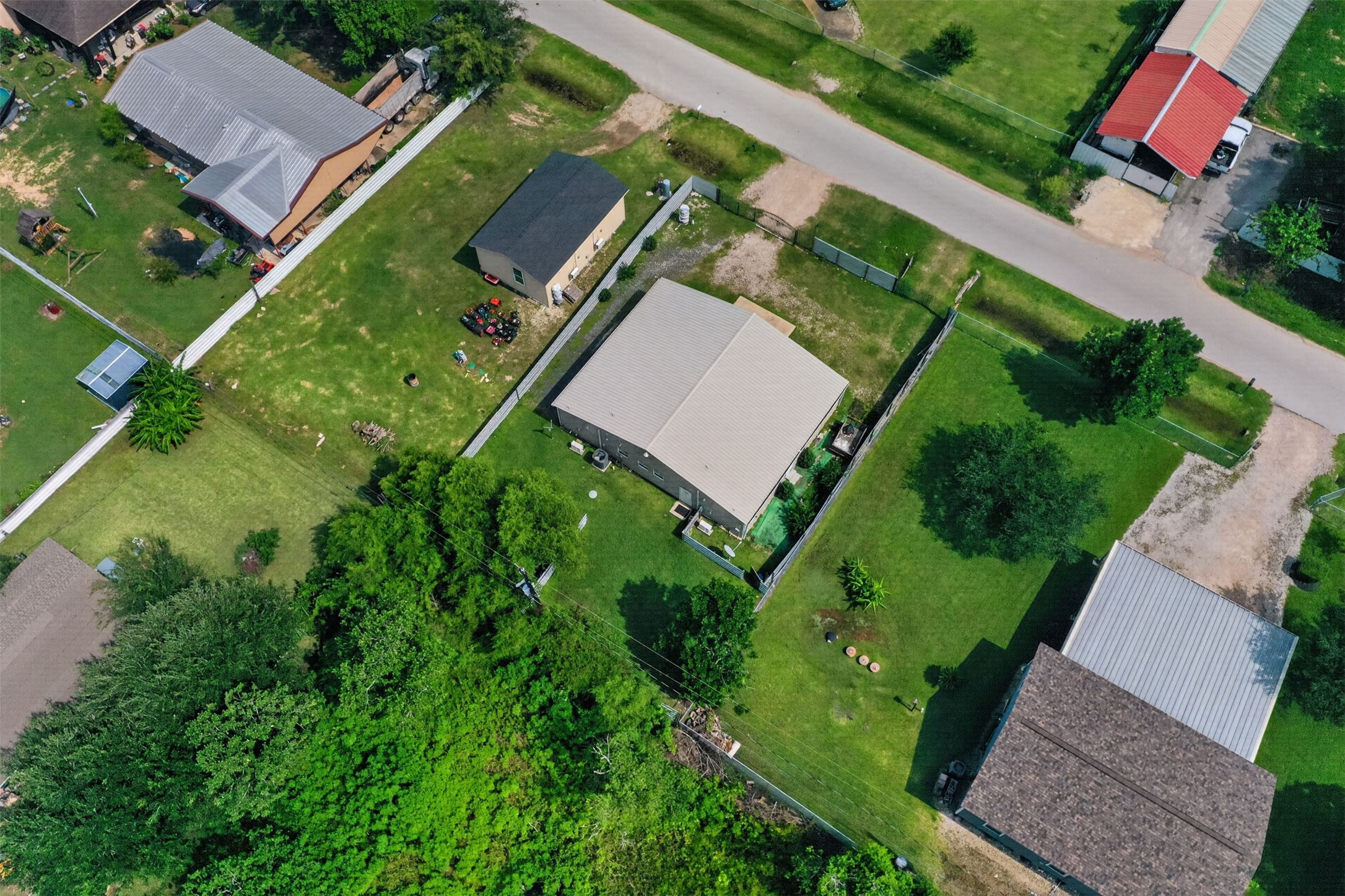 2213 Ellis Drive Rosharon, TX 77583 - Photo 36 of 40