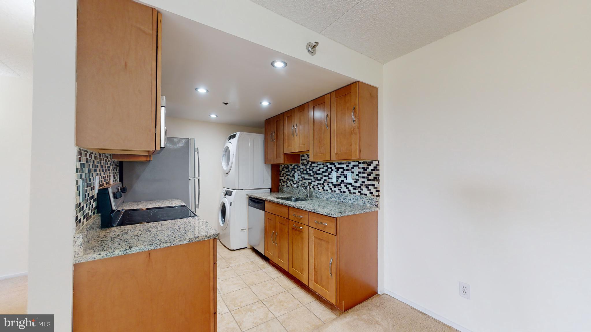 5911 Edsall Road, Unit 602 Alexandria, VA 22304 - Photo 3 of 40