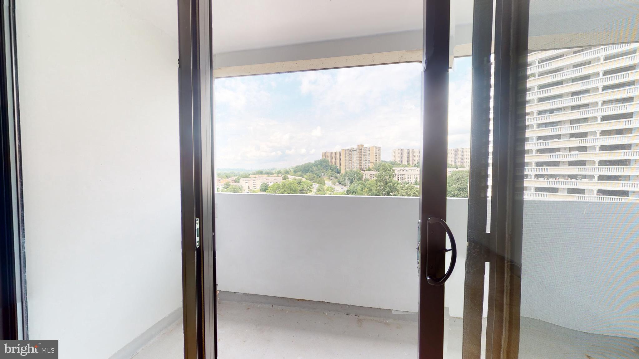 5911 Edsall Road, Unit 602 Alexandria, VA 22304 - Photo 5 of 40