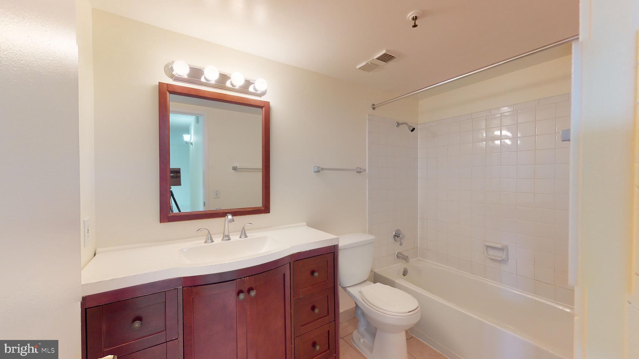 5911 Edsall Road, Unit 602 Alexandria, VA 22304 - Photo 7 of 40