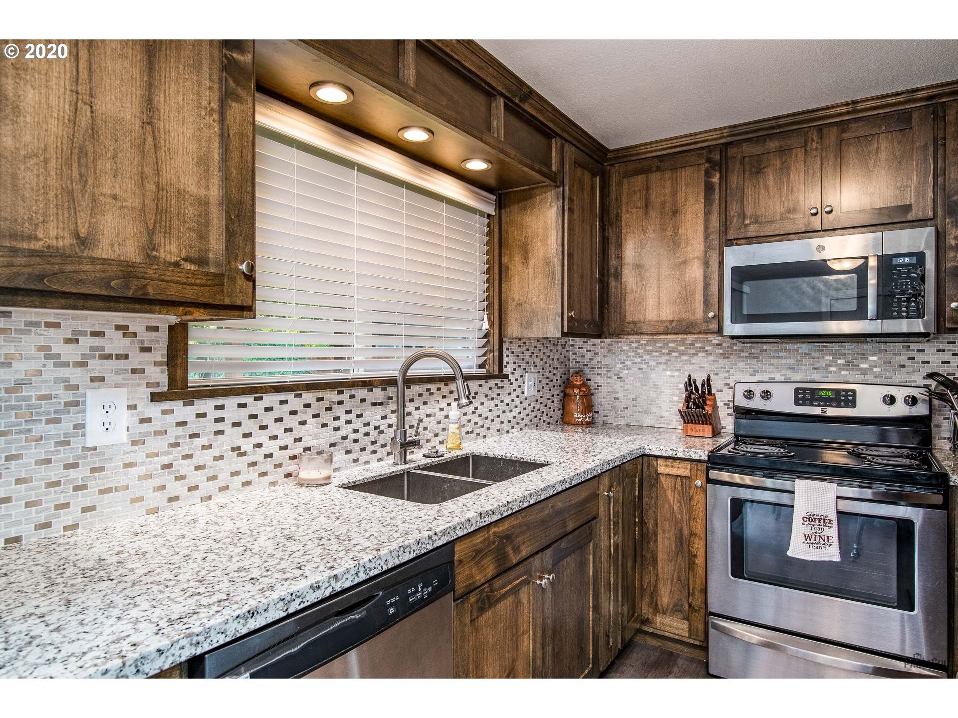 5951 G Street Springfield, OR 97478 - Photo 9 of 28