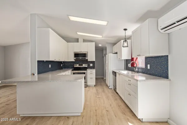 $100,000 | 18233 North 21st Place, Unit 52, Phoenix, AZ 85022