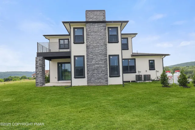 $1,488,800 | 1160 Dayne Drive, Lehighton, PA 18235