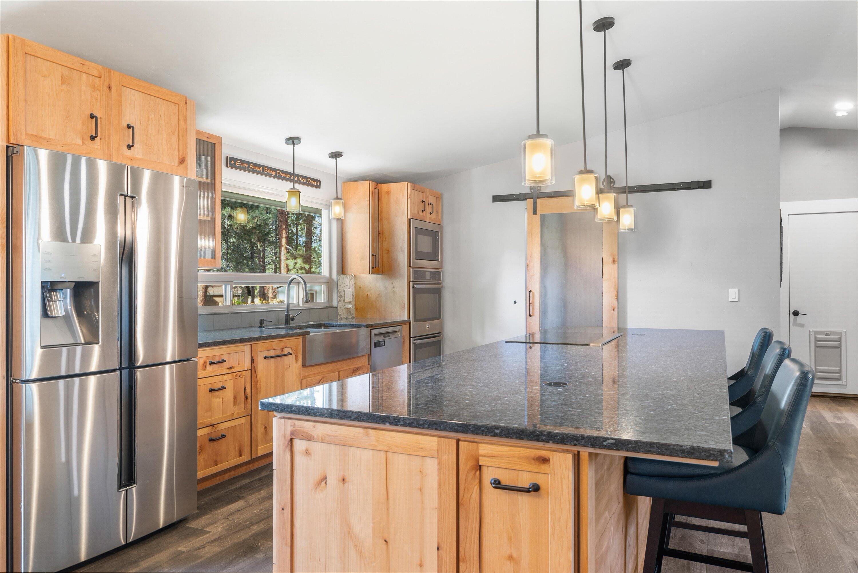 60095 East Ridgeview Drive Bend, OR 97702 - Photo 30 of 45 04-20231121 JILL ROSELL-19