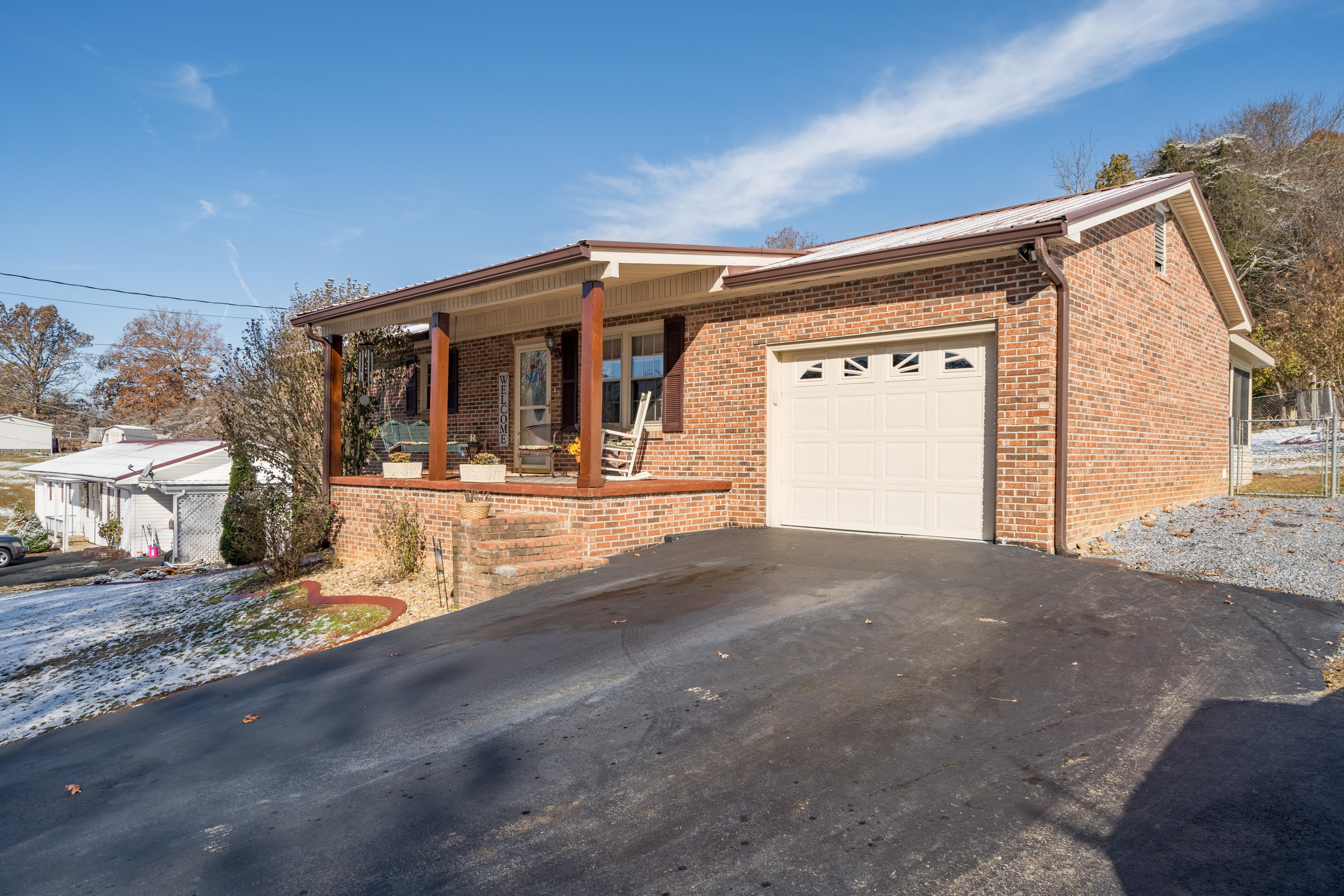 339 Combs Road Bluff City, TN 37618 - Photo 6 of 33 339CombsRd,BluffCity,TN(5of38)