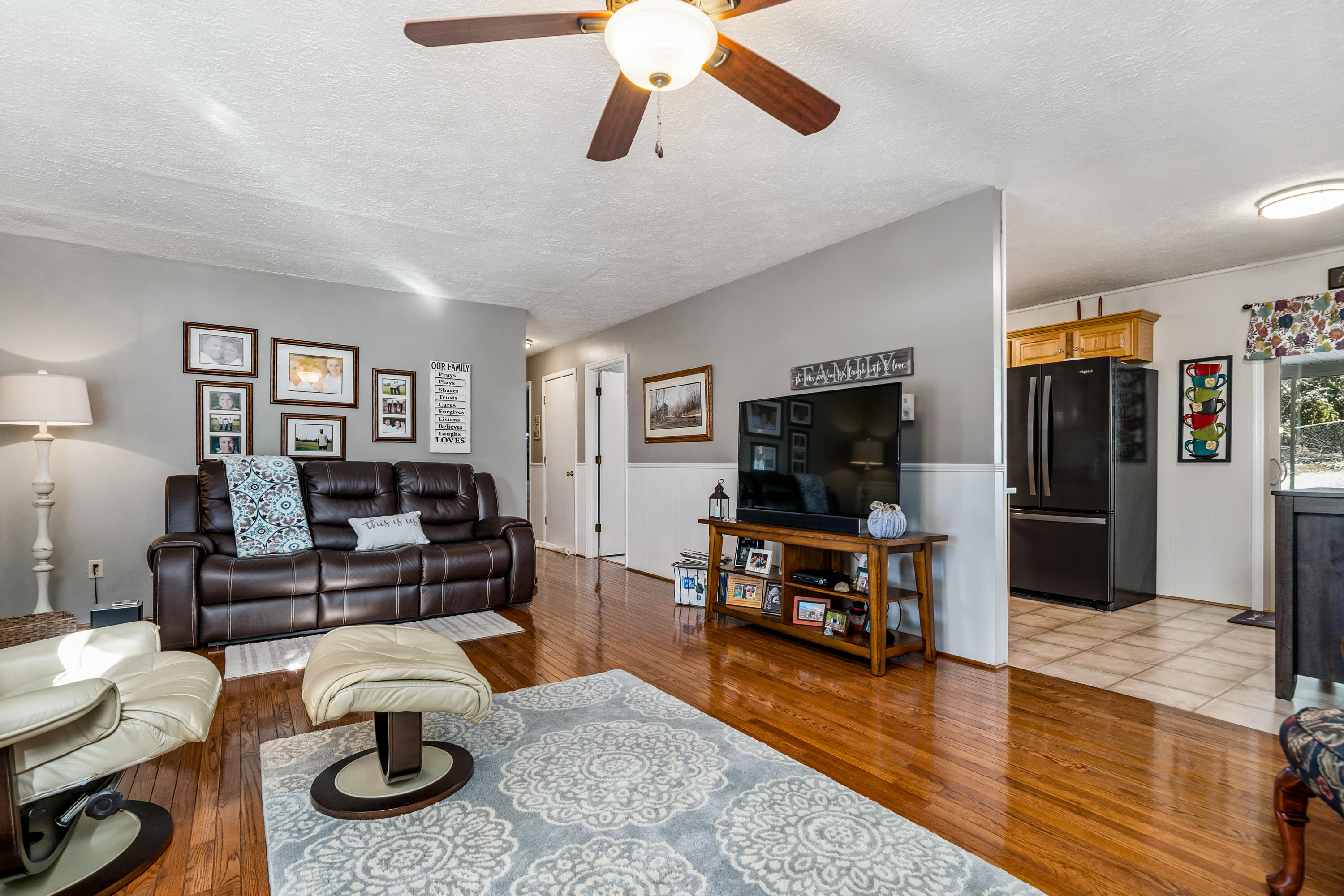339 Combs Road Bluff City, TN 37618 - Photo 8 of 33 339CombsRd,BluffCity,TN(20of38)
