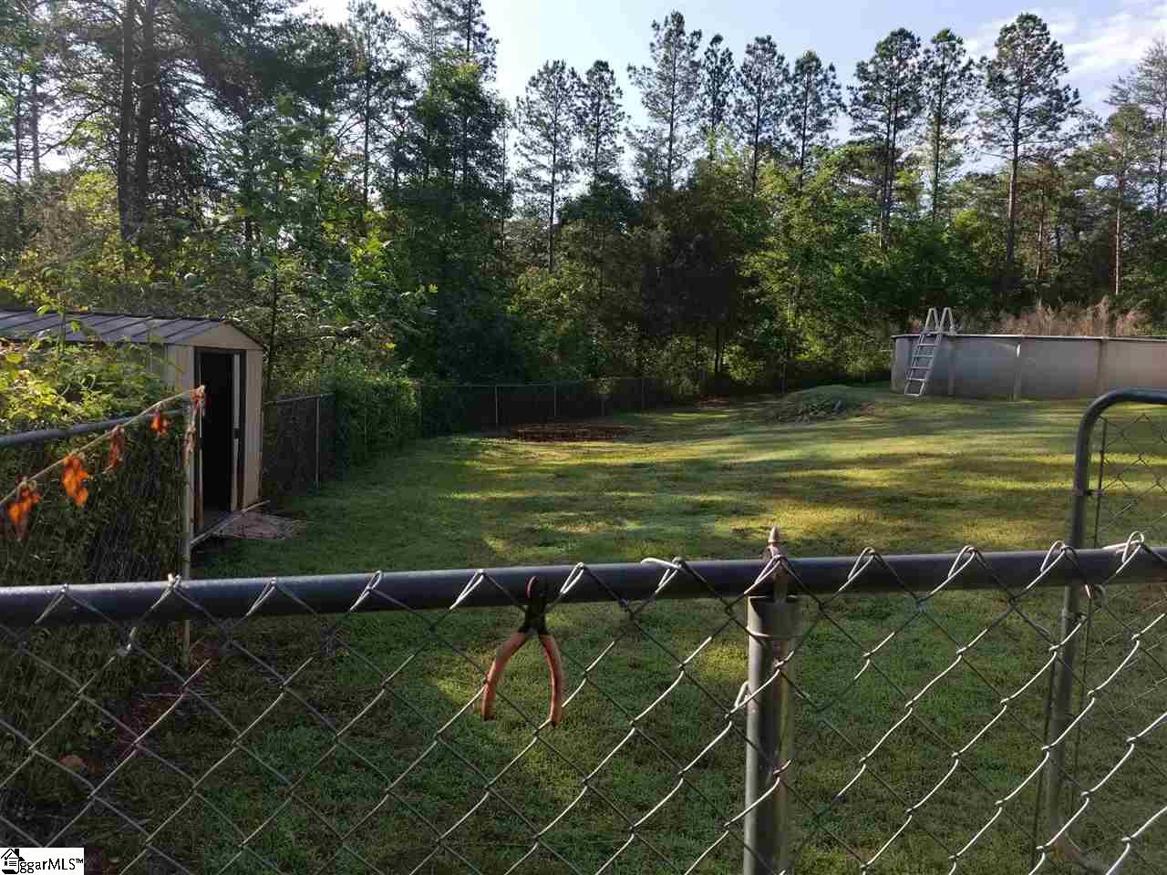 325 Stewart Road Six Mile, SC 29682 - Photo 10 of 29