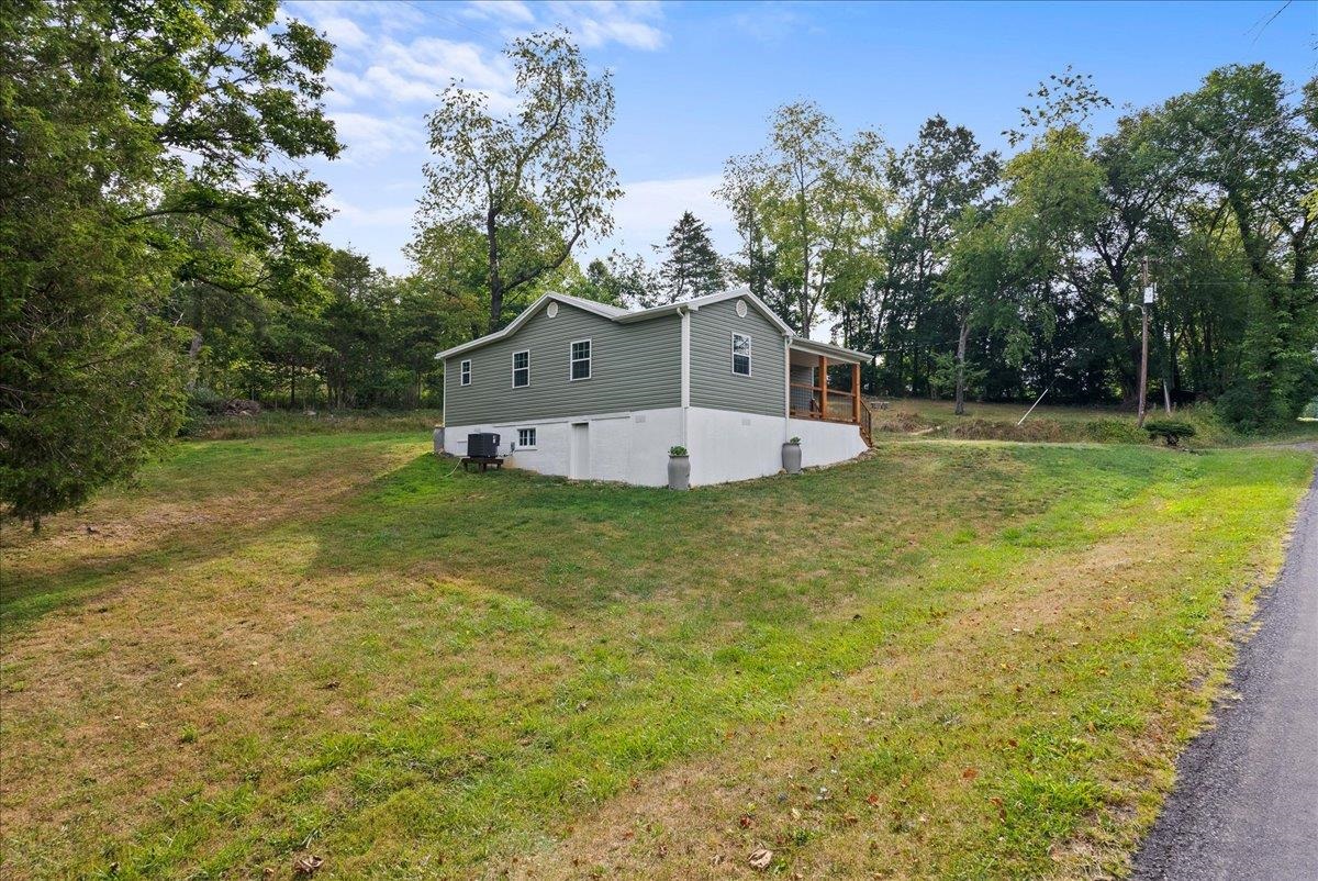 765 Union Church Road Churchville, VA 24421 - Photo 4 of 35 a view of a house with a yard