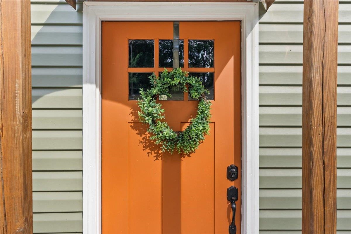 765 Union Church Road Churchville, VA 24421 - Photo 10 of 35 a view of a entryway