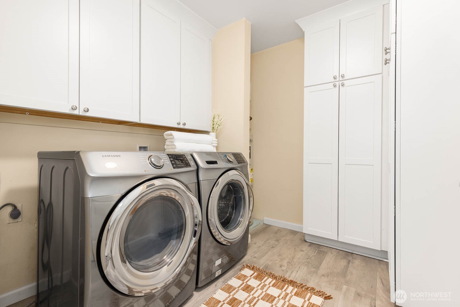 13279 15th Avenue Northeast, Unit B20 Seattle, WA 98125 - Photo 13 of 32 a utility room with dryer and washer
