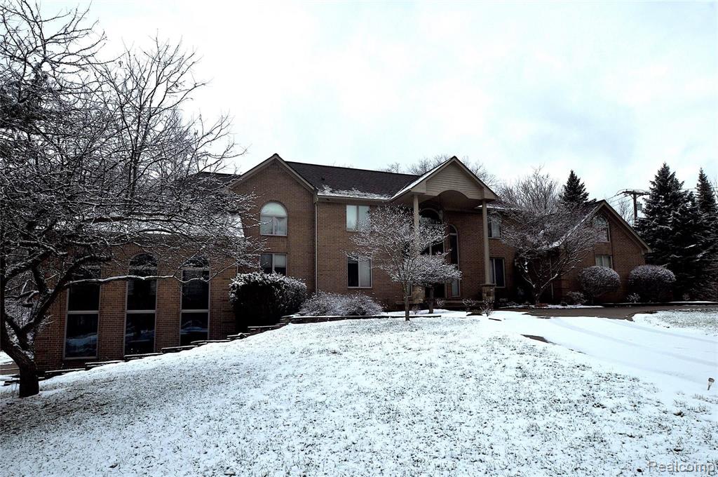 4540 Valley View Point Rochester, MI 48306 - Photo 3 of 54