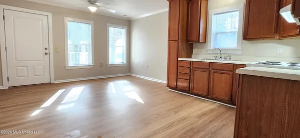 $1,000 | 1208 Pine Street, Ocean Springs, MS 39564