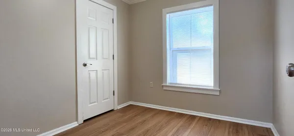 $1,000 | 1208 Pine Street, Ocean Springs, MS 39564