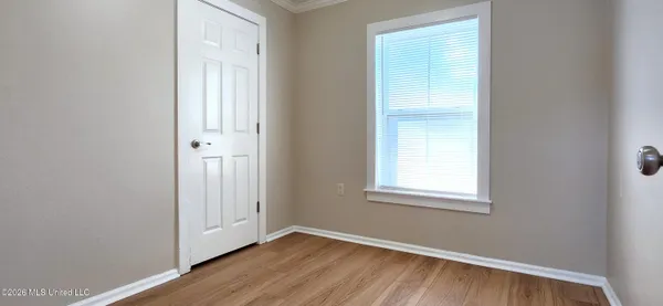 $1,000 | 1208 Pine Street, Ocean Springs, MS 39564